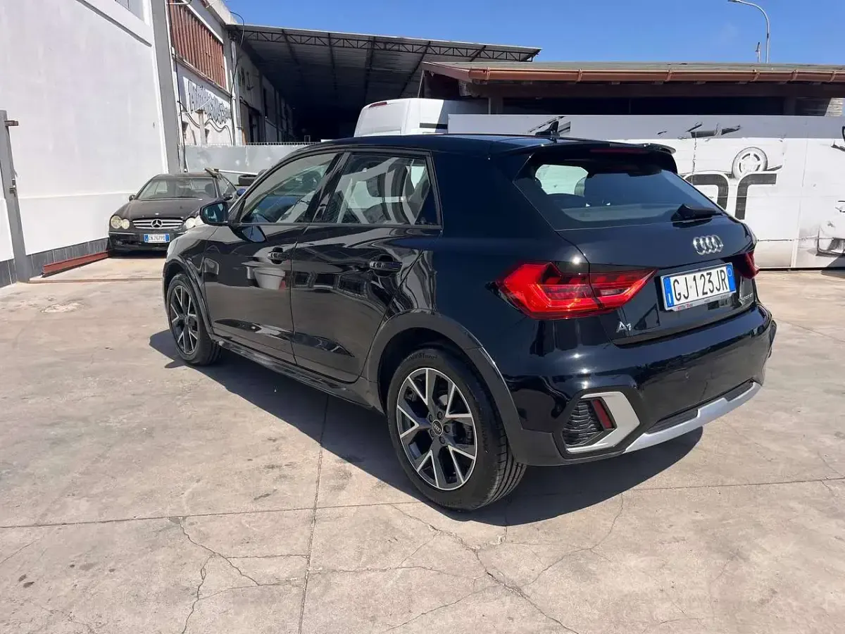 Usata Audi A1 Admired 110 CV (80 kW) 2022 Nero SUV