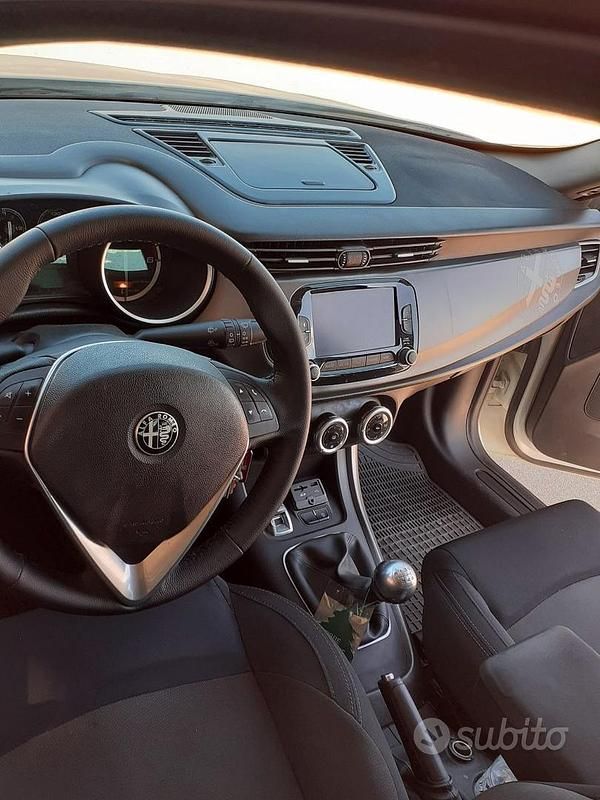 Usata Alfa Romeo Giulietta 120 CV (88 kW) 2016 Utilitaria