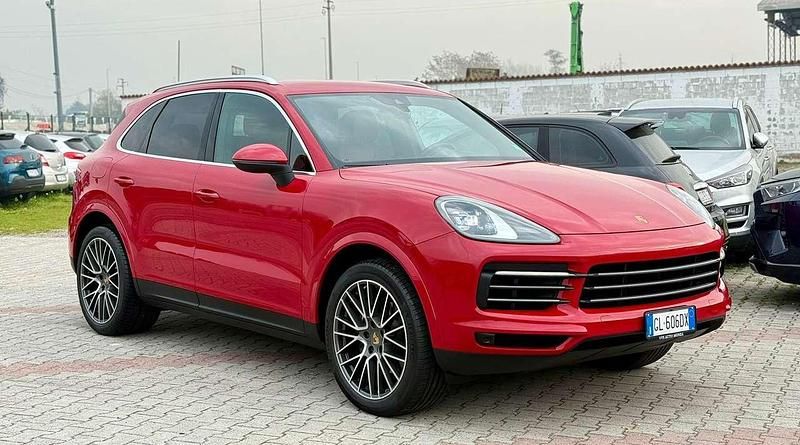 Usata Porsche Cayenne 340 CV (250 kW) 2022 Rosso SUV