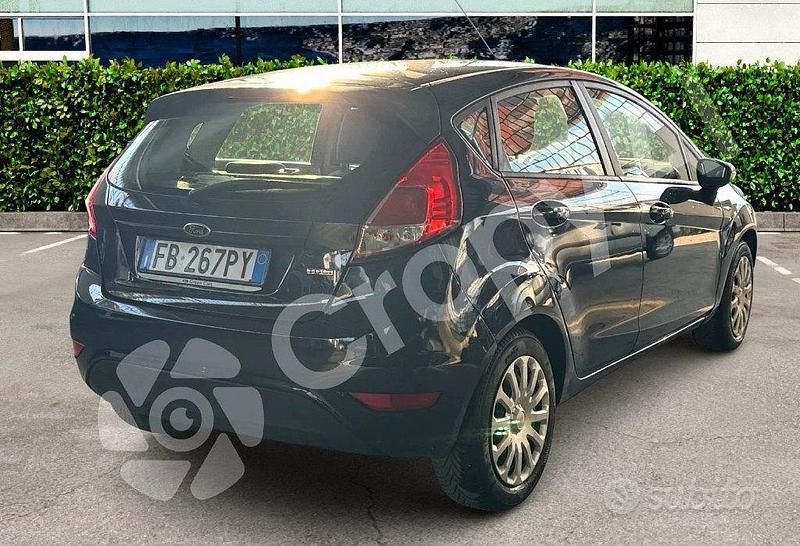 Usata Ford Fiesta Business Edition 75 CV (55 kW) 2015 Blu Berlina