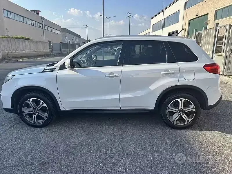 Usata Suzuki Vitara Cool 120 CV (88 kW) 2015 Bianco SUV
