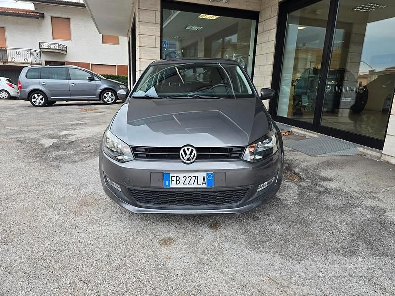 Usata VW Polo Comfortline 75 CV (55 kW) 2012 Grigio Utilitaria