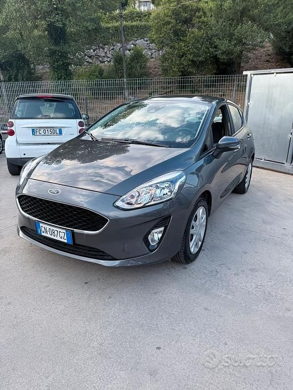 Usata Ford Fiesta Business Edition 86 CV (63 kW) 2019 Grigio Utilitaria