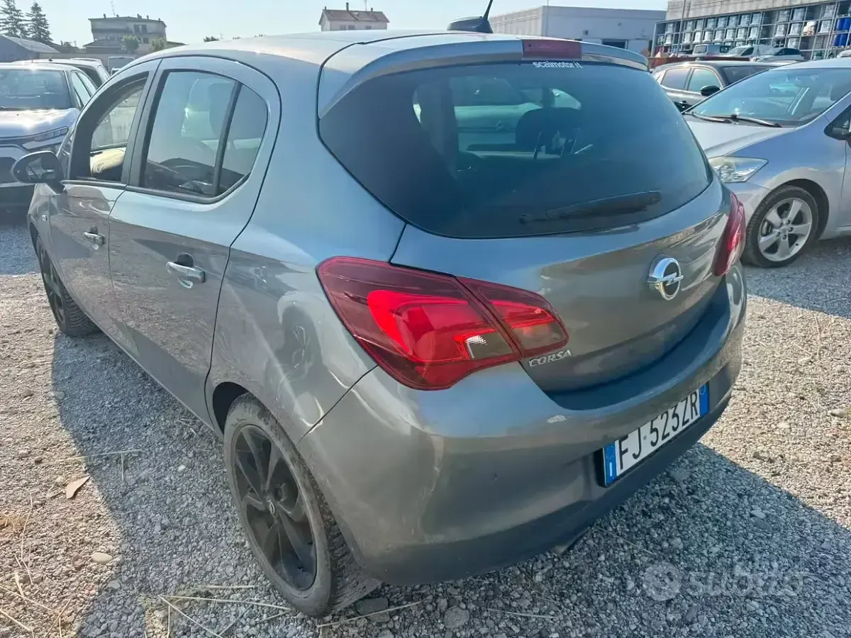 Usata Opel Corsa 69 CV (50 kW) 2017 Grigio Utilitaria