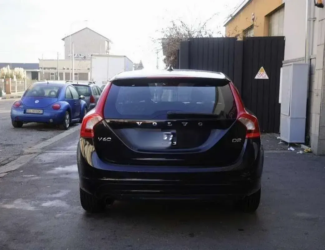 Usata Volvo V60 R-Design Kinetic 114 CV (83 kW) 2016 Station wagon