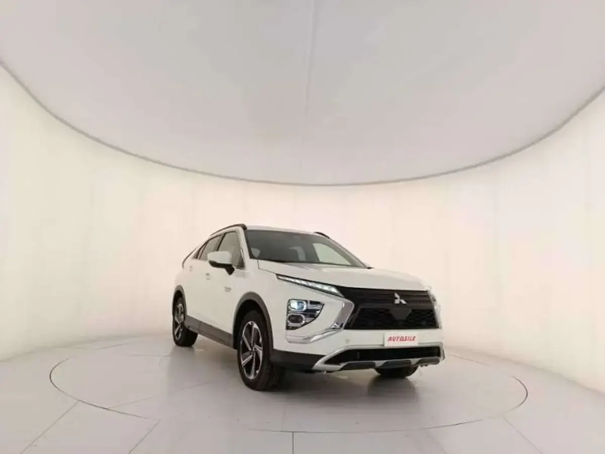Usata Mitsubishi Eclipse Cross Instyle 2023 Polar white s SUV