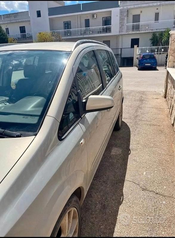 Usata Opel Zafira 2005 Monovolume