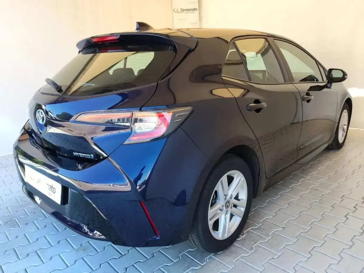 Usata Toyota Corolla Business Edition 98 CV (72 kW) 2022 Blu Berlina