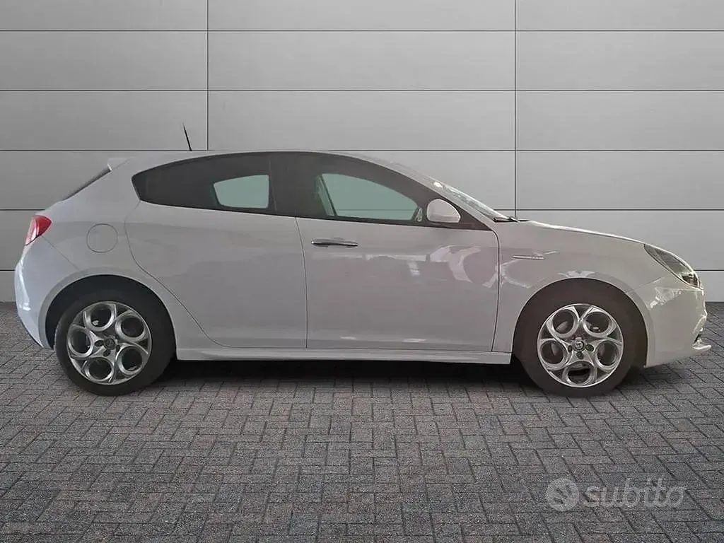 Usata Alfa Romeo Giulietta 120 CV (88 kW) 2018 Bianco Utilitaria