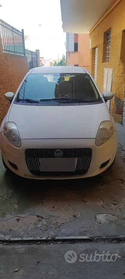 Usata Fiat Grande Punto 77 CV (56 kW) 2009 Bianco Utilitaria