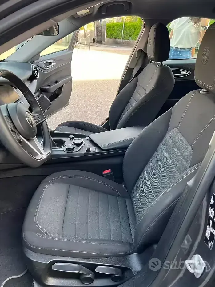 Usata Alfa Romeo Giulia Business 160 CV (117 kW) 2019 Grigio Berlina