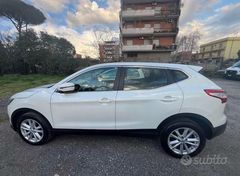 Bianco Usata 2016 Nissan Qashqai SUV | 10.300 € (Super prezzo) - Immagine 1/4