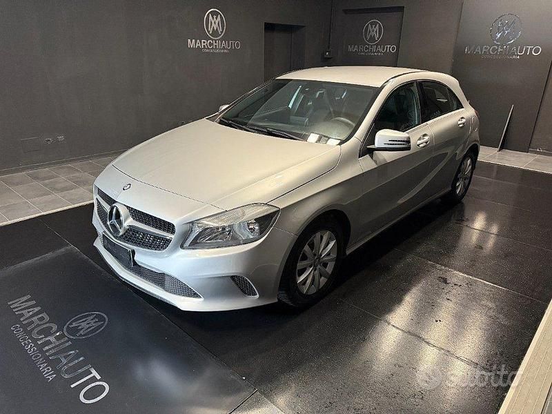 Argento Usata 2016 Mercedes A160 Business Tre volumi | 11.900 € (Buon prezzo) - Immagine 1/4