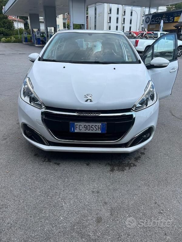 Usata Peugeot 208 82 CV (60 kW) 2016 Bianco Utilitaria