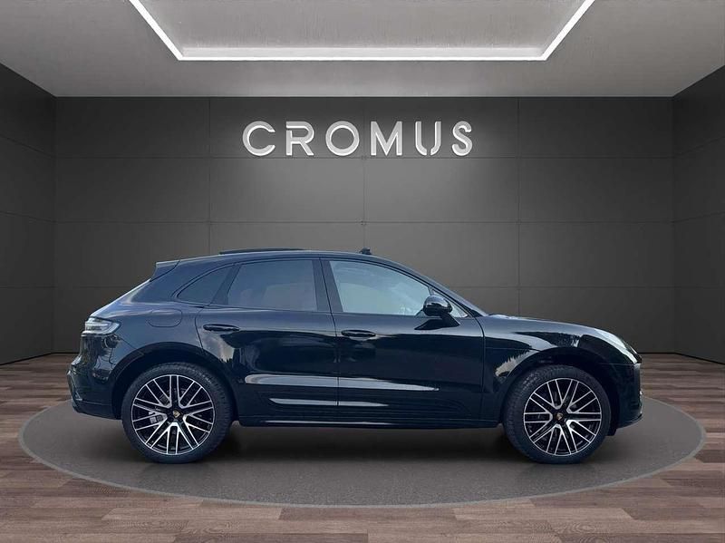 Nero Usata 2023 Porsche Macan SUV | 69.500 € (Buon prezzo) - Immagine 1/4