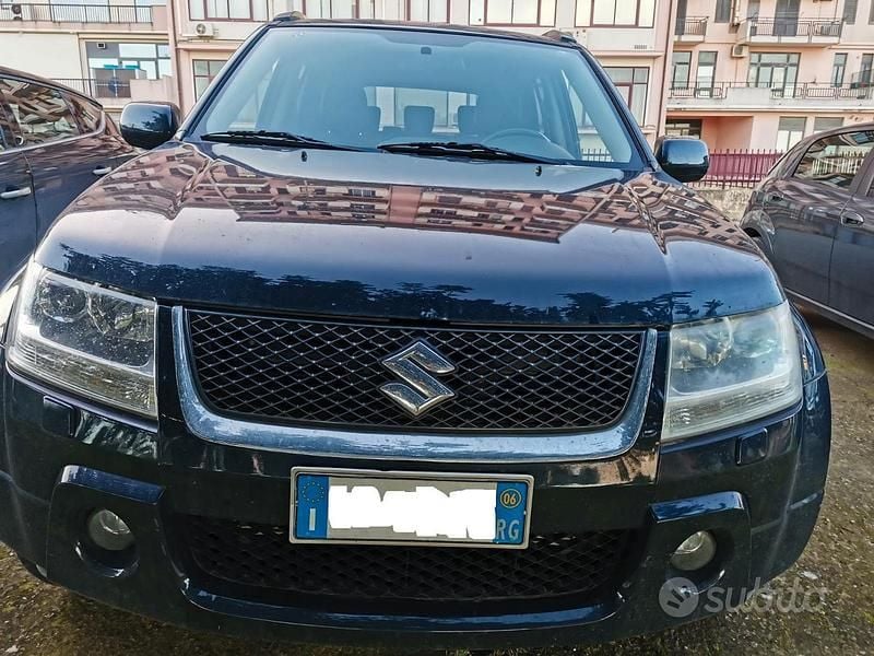 Nero Usata 2006 Suzuki Vitara SUV | 6500 € (Buon prezzo) - Immagine 1/4