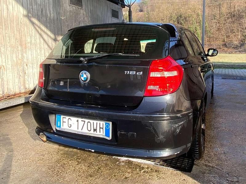 Usata BMW 118 143 CV (105 kW) 2010 Nero Utilitaria