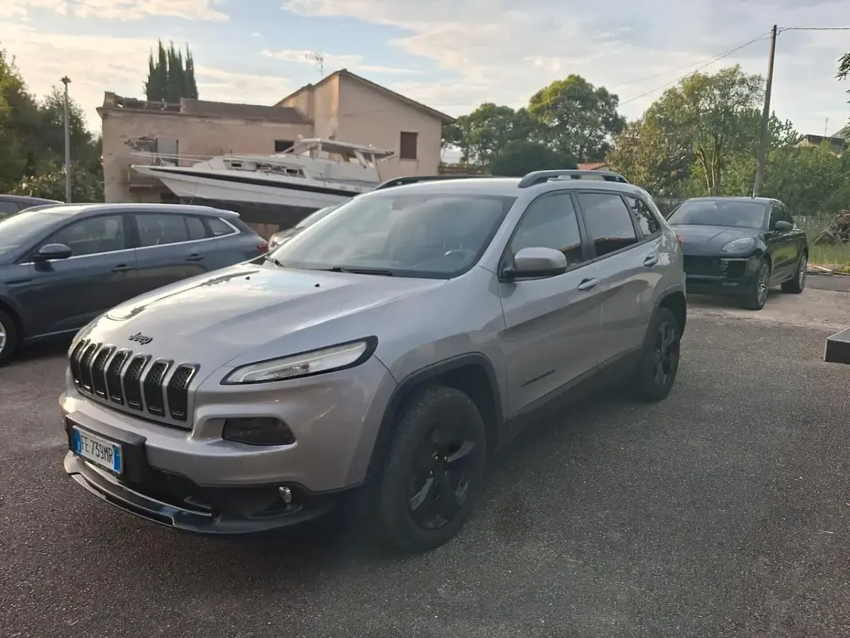 Usata Jeep Cherokee Night Eagle 185 CV (136 kW) 2016 Argento SUV