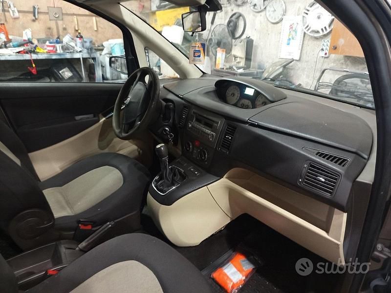 Usata Lancia Musa 2009 Grigio Monovolume