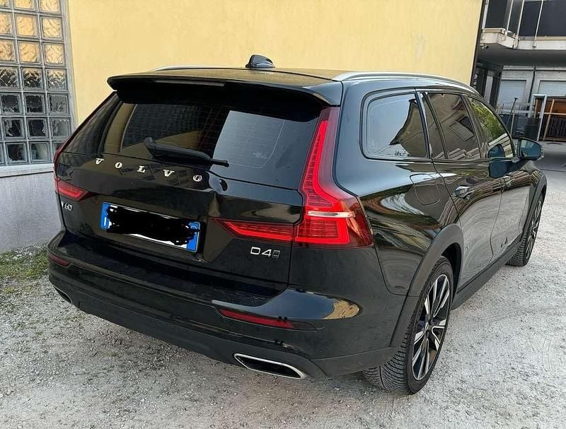 Usata Volvo V60 CC Business Edition 190 CV (139 kW) 2020 Station wagon