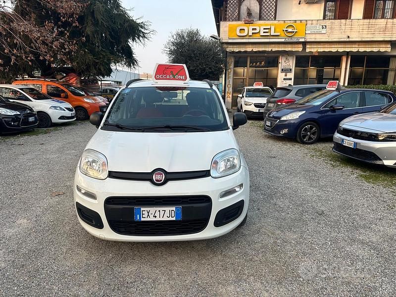 Usata Fiat Panda Lounge 69 CV (50 kW) 2015 Bianco Utilitaria