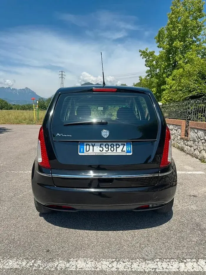 Usata Lancia Musa 77 CV (56 kW) 2009 Nero Monovolume