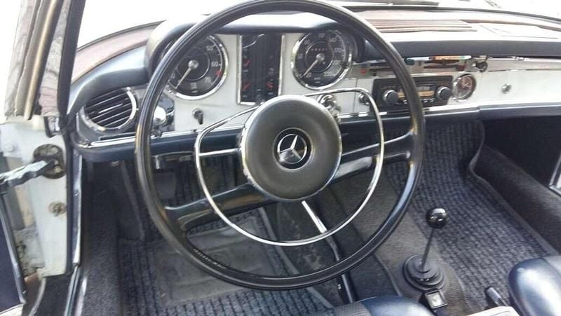 Usata Mercedes 250 150 CV (110 kW) 1967 Bianco Cabrio