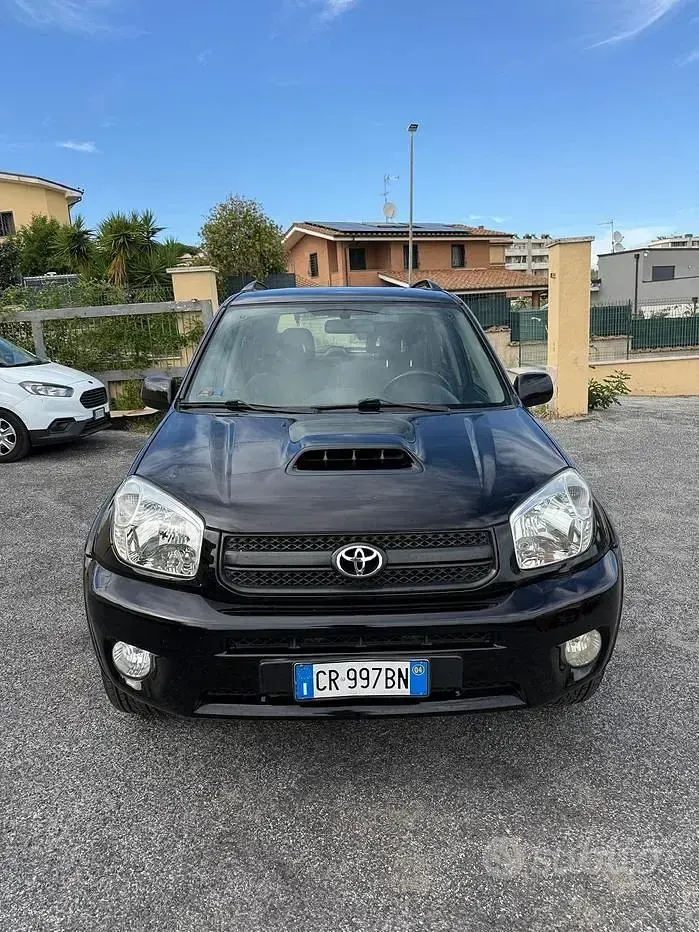 Usata Toyota RAV4 116 CV (85 kW) 2005 Nero SUV