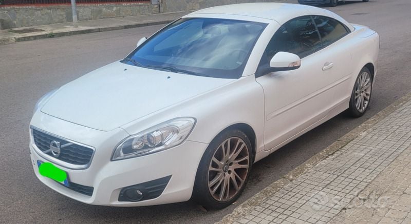 Usata Volvo C70 150 CV (110 kW) 2012 Bianco Cabrio
