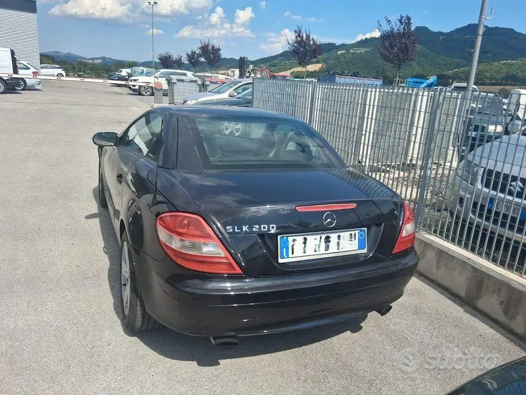 Usata Mercedes SLK200 Chrome 163 CV (119 kW) 2006 Nero Cabrio