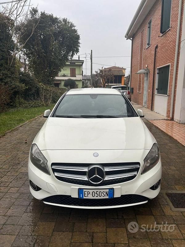 Usata Mercedes A180 110 CV (80 kW) 2013 Bianco Utilitaria