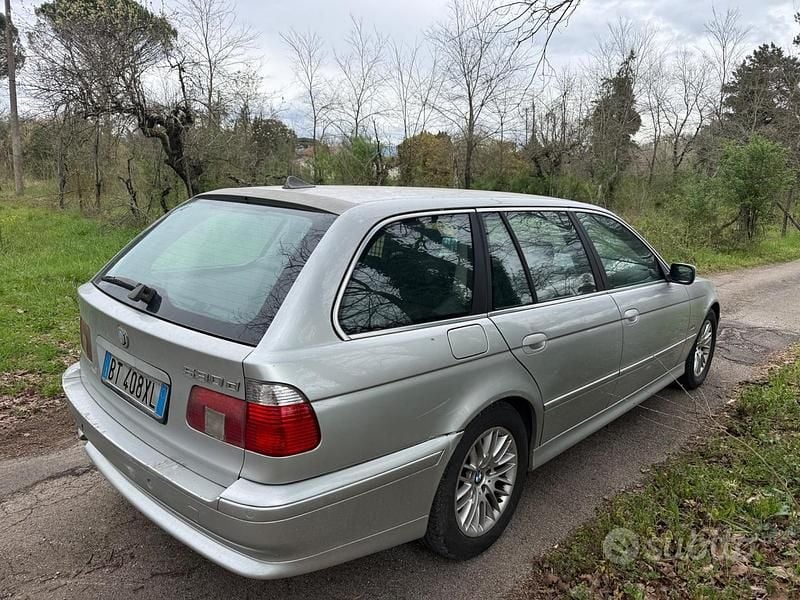 Usata BMW 530 193 CV (141 kW) 2001 Grigio Station wagon