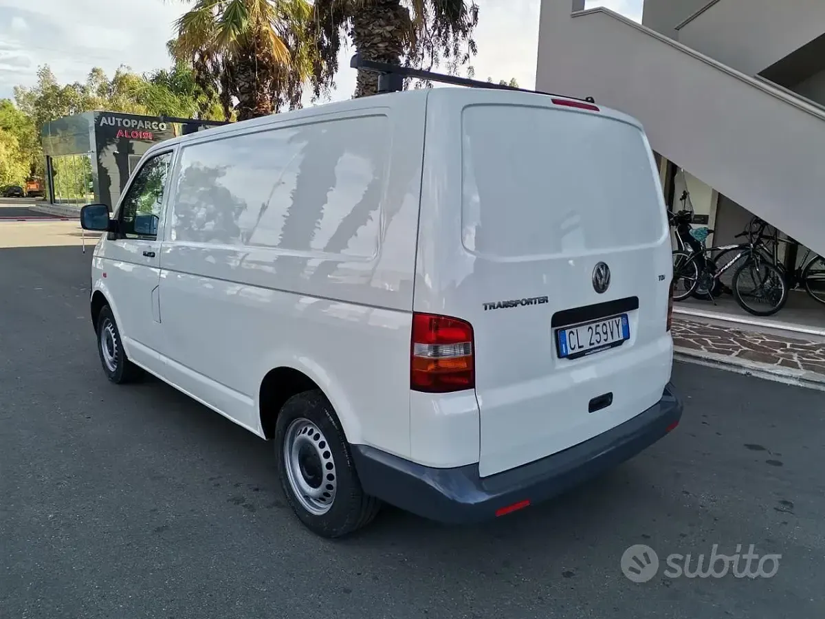 Usata VW Transporter 105 CV (77 kW) 2004 Bianco Furgone