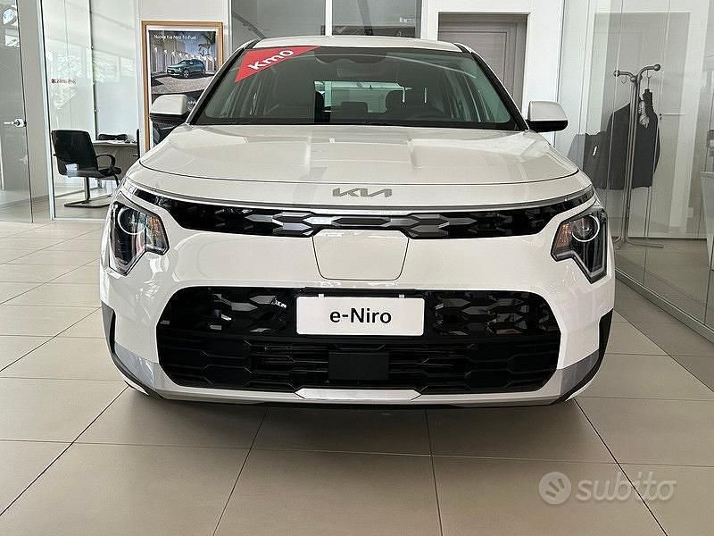 Usata Kia e-Niro 50 kW (68 CV) 2023 Blu SUV