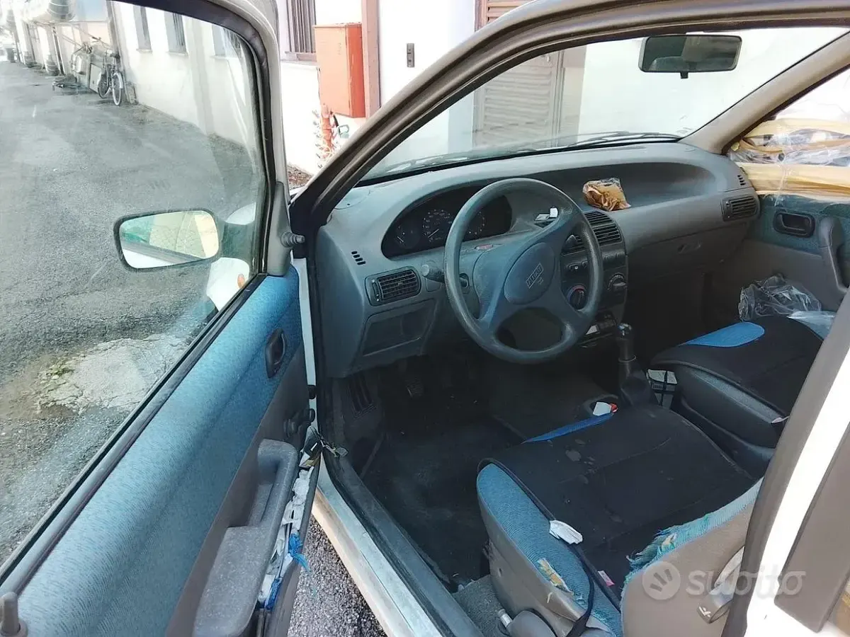 Usata Fiat Punto 54 CV (39 kW) 1997 Bianco Berlina