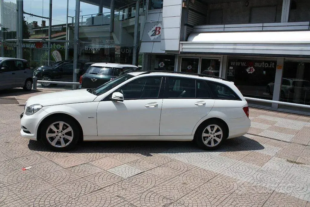 Usata Mercedes C200 Elegance 136 CV (100 kW) 2012 Bianco Station wagon