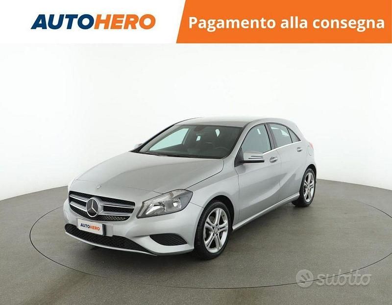 Usata Mercedes A180 108 CV (79 kW) 2015 Grigio Berlina