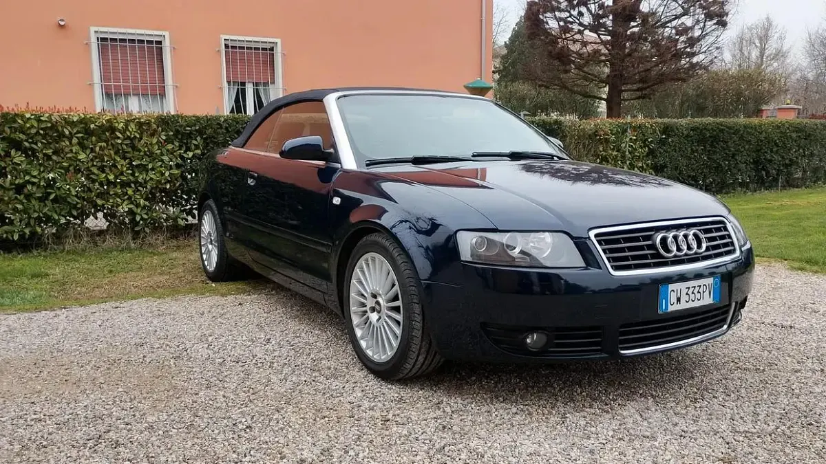 Usata Audi A4 Cabriolet 163 CV (119 kW) 2005 Bluazzurro Cabrio