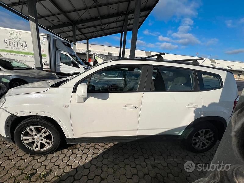 Usata Chevrolet Orlando 130 CV (95 kW) 2010 Bianco Monovolume
