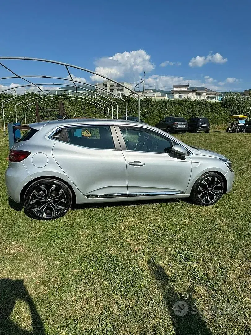Usata Renault Clio 100 CV (73 kW) 2022 Grigio Utilitaria