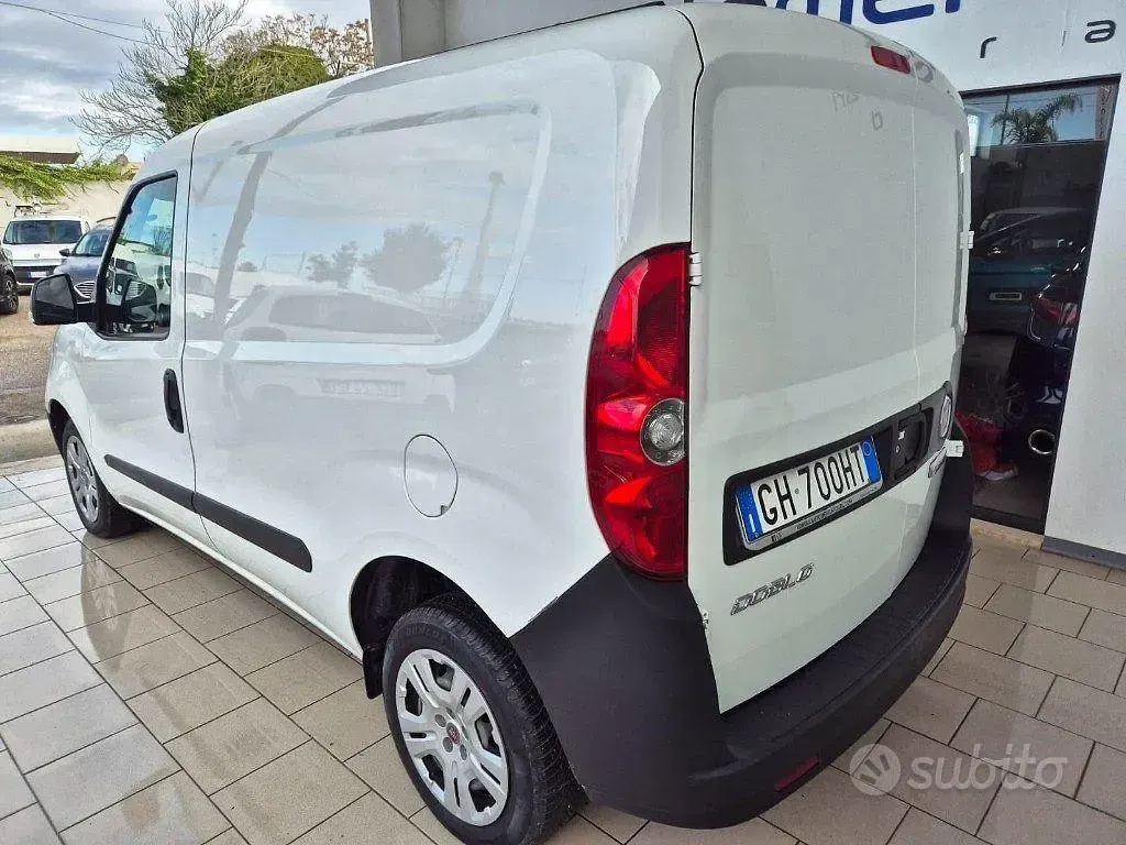 Usata Fiat Doblò Business 105 CV (77 kW) 2021 Bianco Monovolume