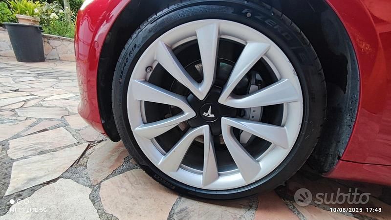 Usata Tesla Model 3 Long Range AWD 152 kW (208 CV) 2019 Rosso Berlina