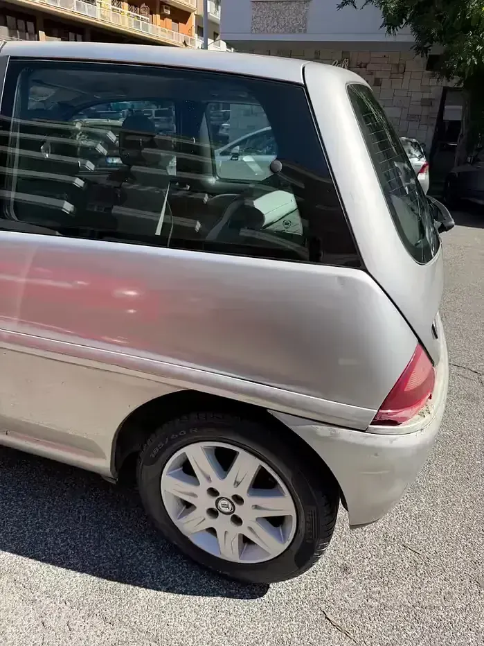 Usata Lancia Ypsilon 80 CV (58 kW) 2002 Grigio Utilitaria