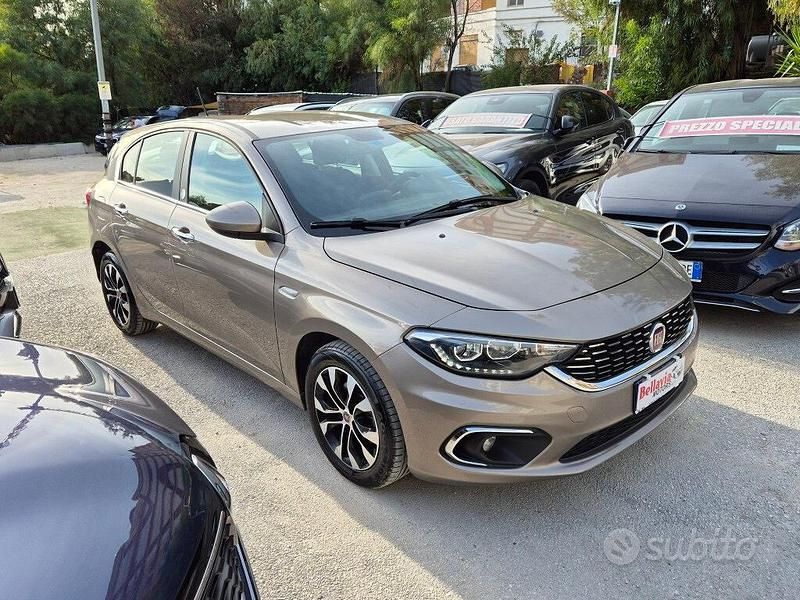 Usata Fiat Tipo Mirror 120 CV (88 kW) 2019 Oro Berlina