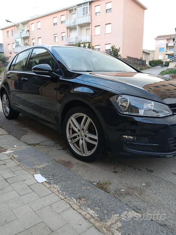 Usata VW Golf VII 105 CV (77 kW) 2014 Utilitaria