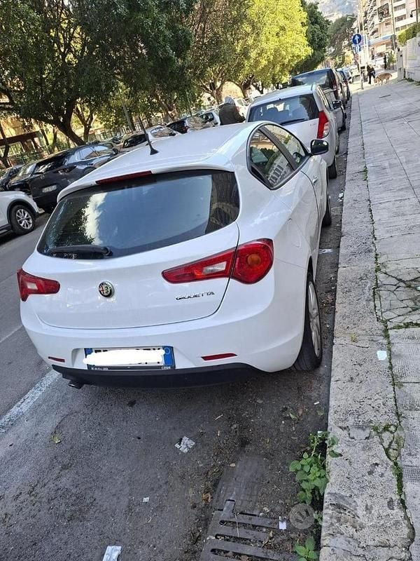 Usata Alfa Romeo Giulietta 120 CV (88 kW) 2018 Bianco Utilitaria