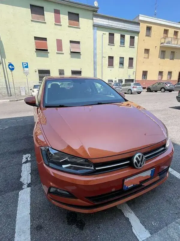 Usata VW Polo Comfortline 95 CV (69 kW) 2019 Arancione Utilitaria