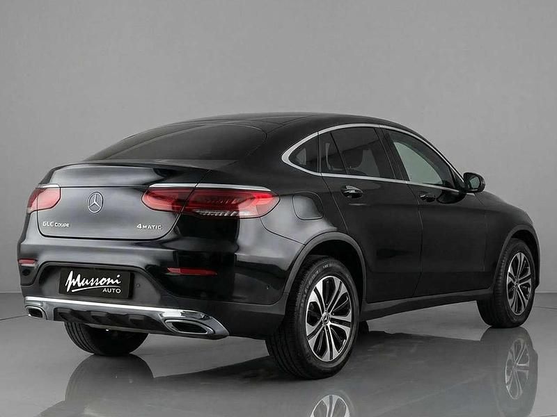 Usata Mercedes GLC300e 194 CV (142 kW) 2021 Nero Coupé