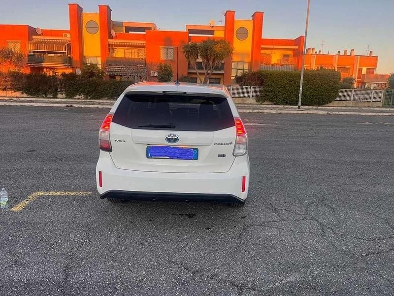 Usata Toyota Prius+ Lounge 99 CV (72 kW) 2015 Bianco Monovolume