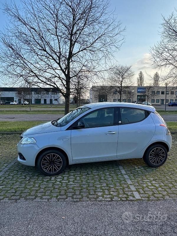 Usata Lancia Ypsilon Gold 2018 Grigio Utilitaria